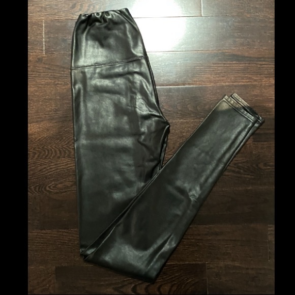 Aritzia Free Daria Pant / Legging - Picture 5 of 5